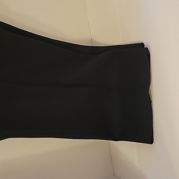 Dress Pants Petite black, two zipper pockets on each side. - Picture 3 of 5